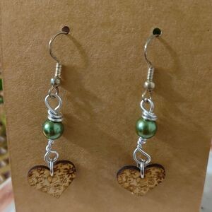 NWOT Taino Drawings Small Smarts Aluminum Wire Wrapping Earrings W Green Beads.